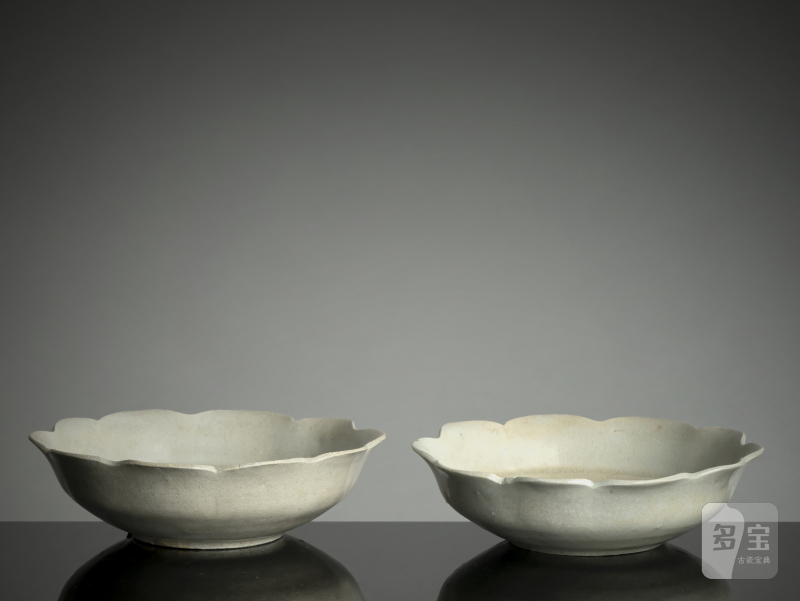 A pair of floriform 'Qingbai' ware dishes - 图3